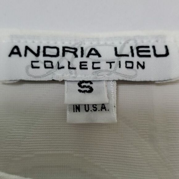 ANDRIA LIEW, STRETCH TOP, size small, white. Beautiful fabric. - Picture 2 of 10